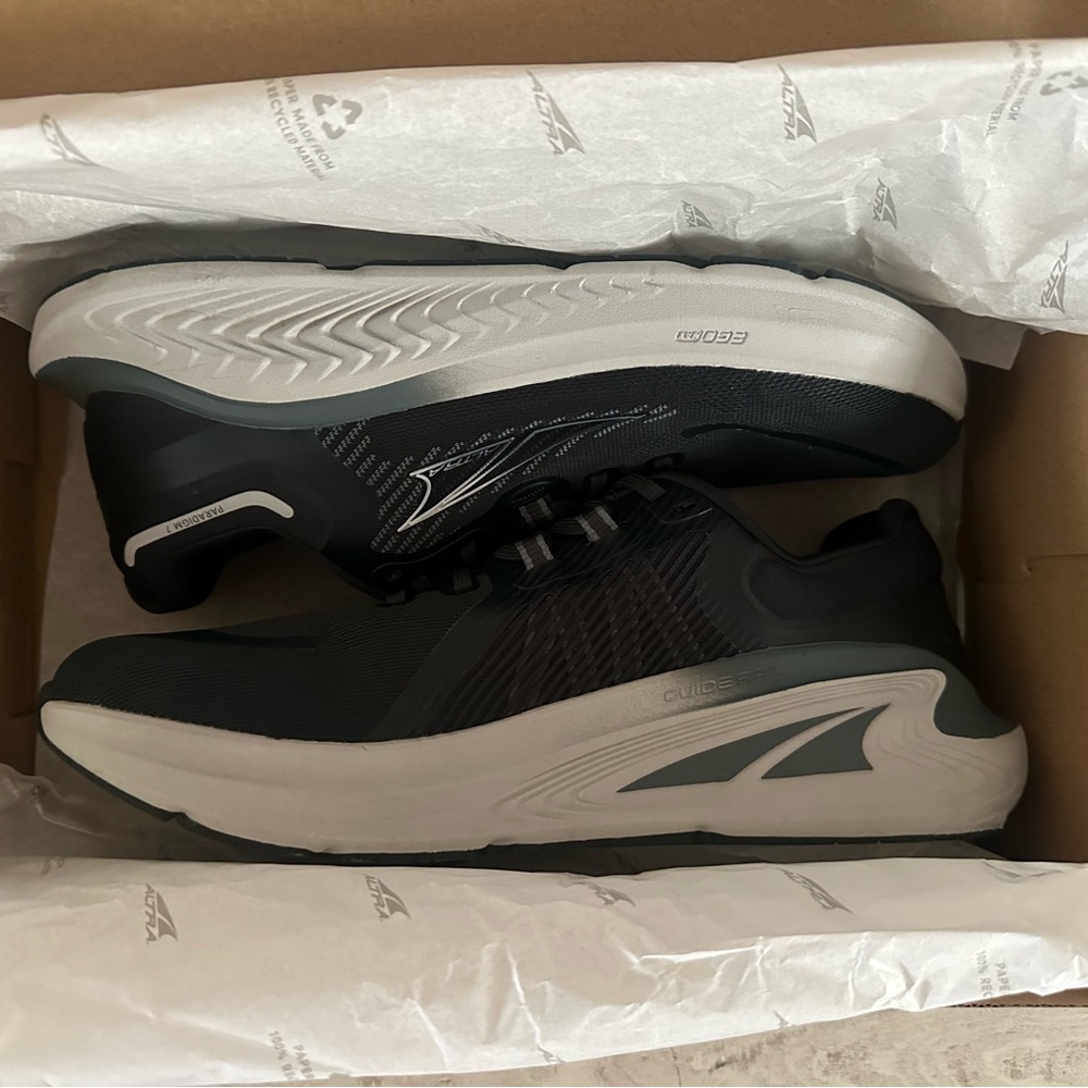 Altra Black and White Running Shoes 10W - Picture 10 of 12